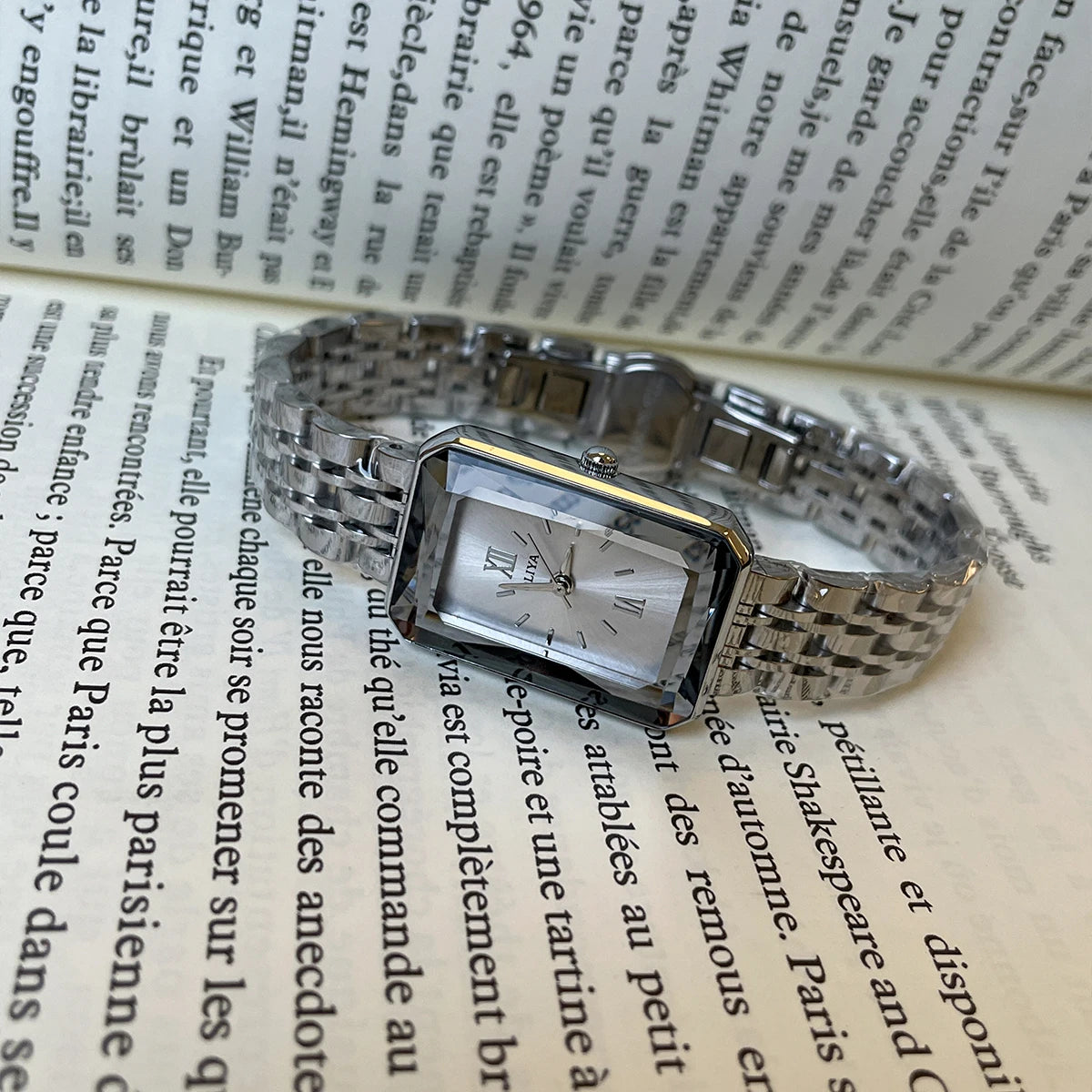 Premium Vintage Style Quartz Watch