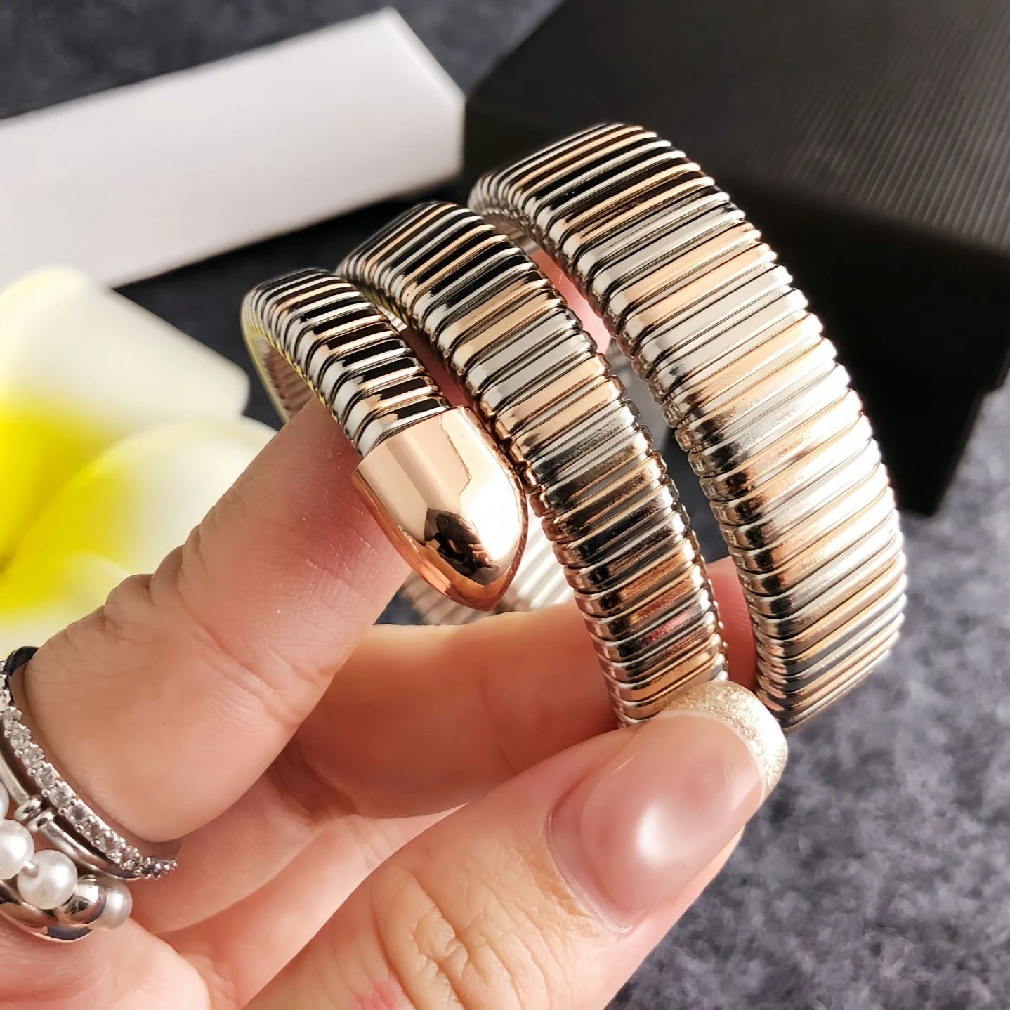 Italian Luxury Snake Bracelet Roman Dial Quartz Watch
