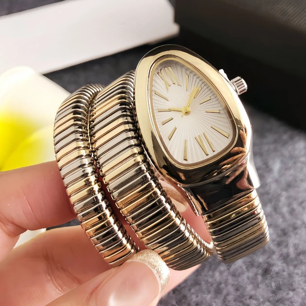 Italian Luxury Snake Bracelet Roman Dial Quartz Watch
