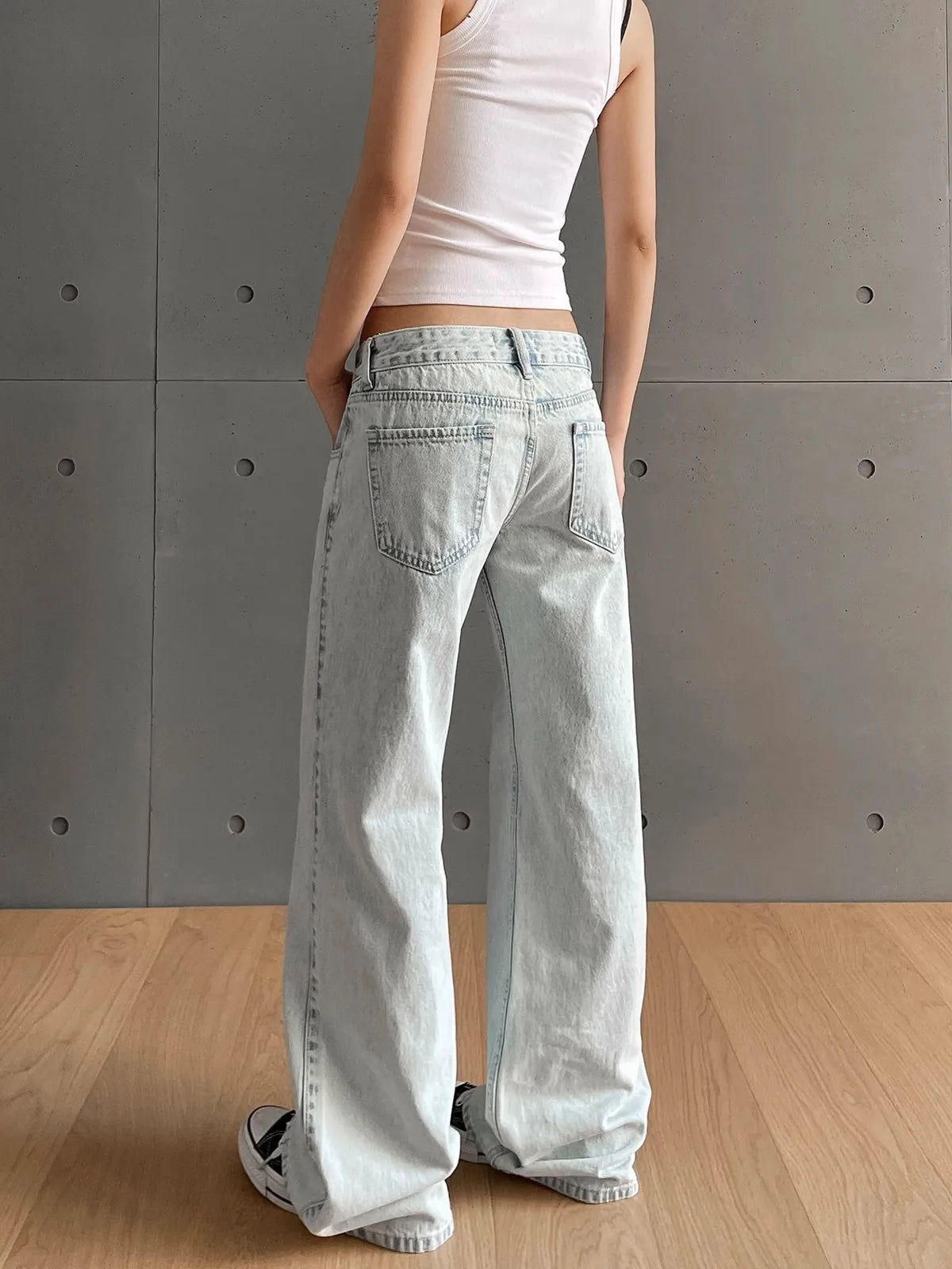 Luxury Vintage Washed Straight Leg Denim Jeans with Classic Low-Rise Fit